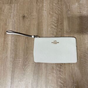 Coach Large Corner Zip Wristlet White